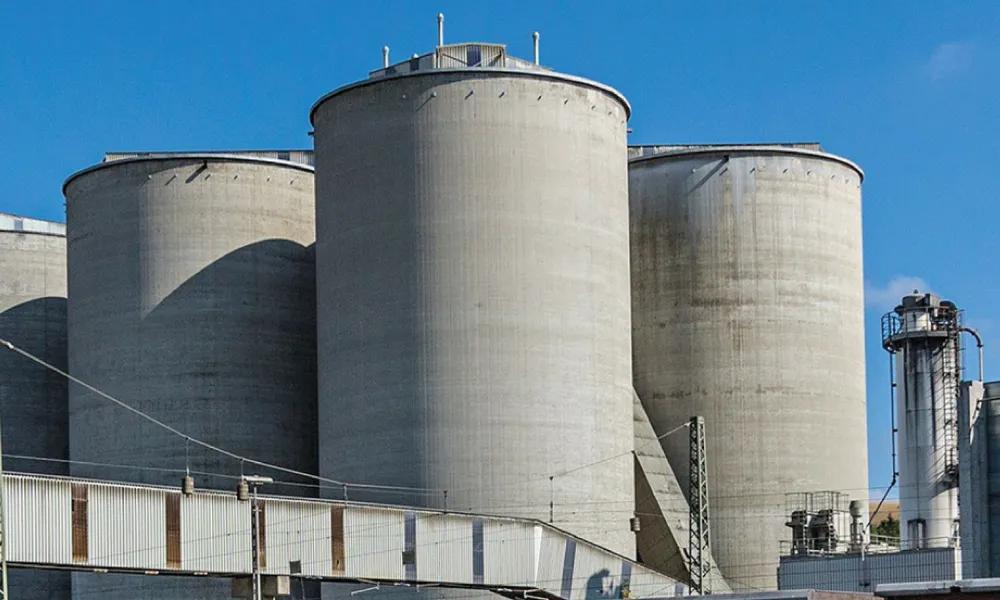 detección de nivel en silos de polvo de alúmina