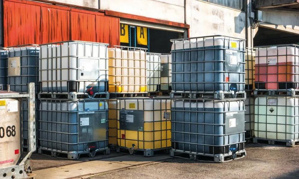 Medición de nivel y de presión, y detección de nivel en disolventes